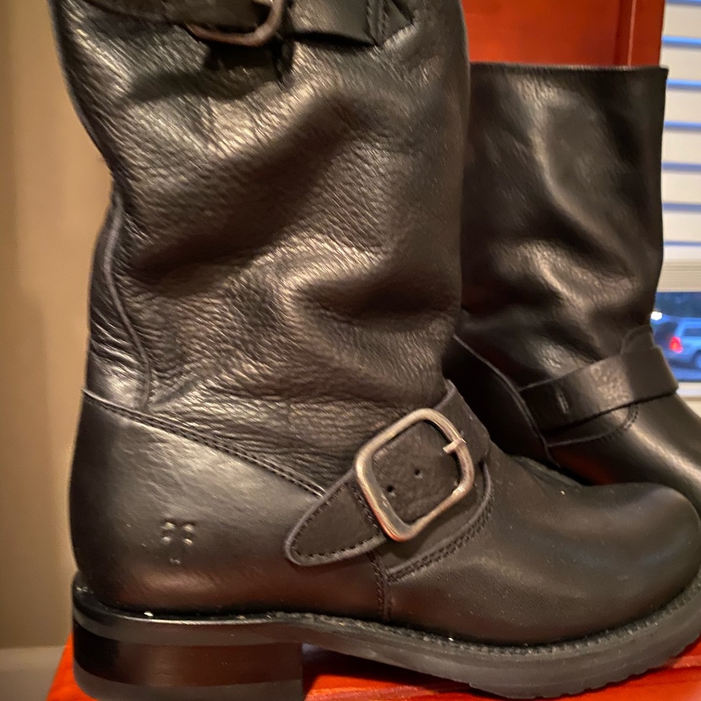 Black Frye Veronica Short boots